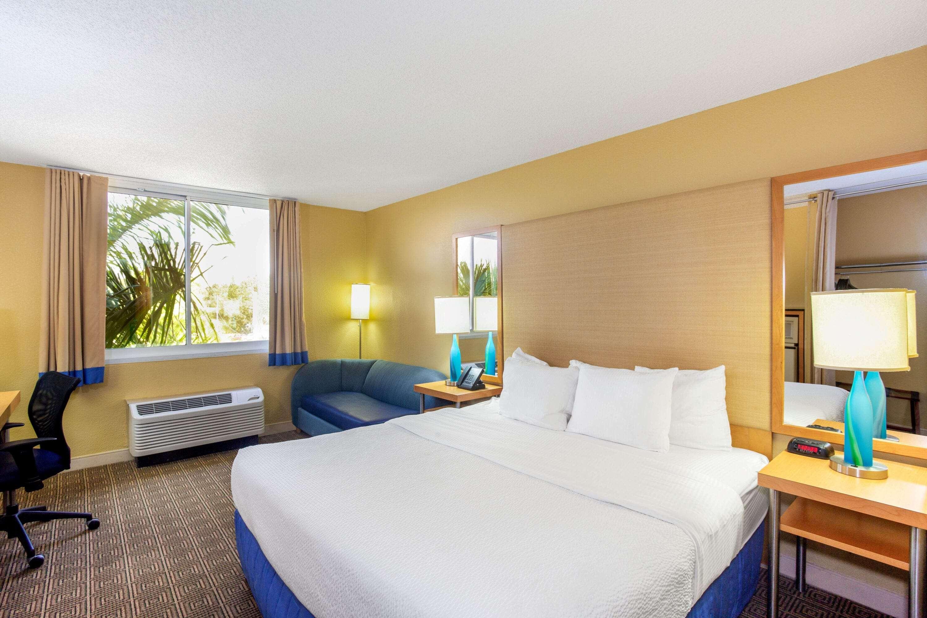 La Quinta By Wyndham Sarasota Downtown Hotel Bagian luar foto