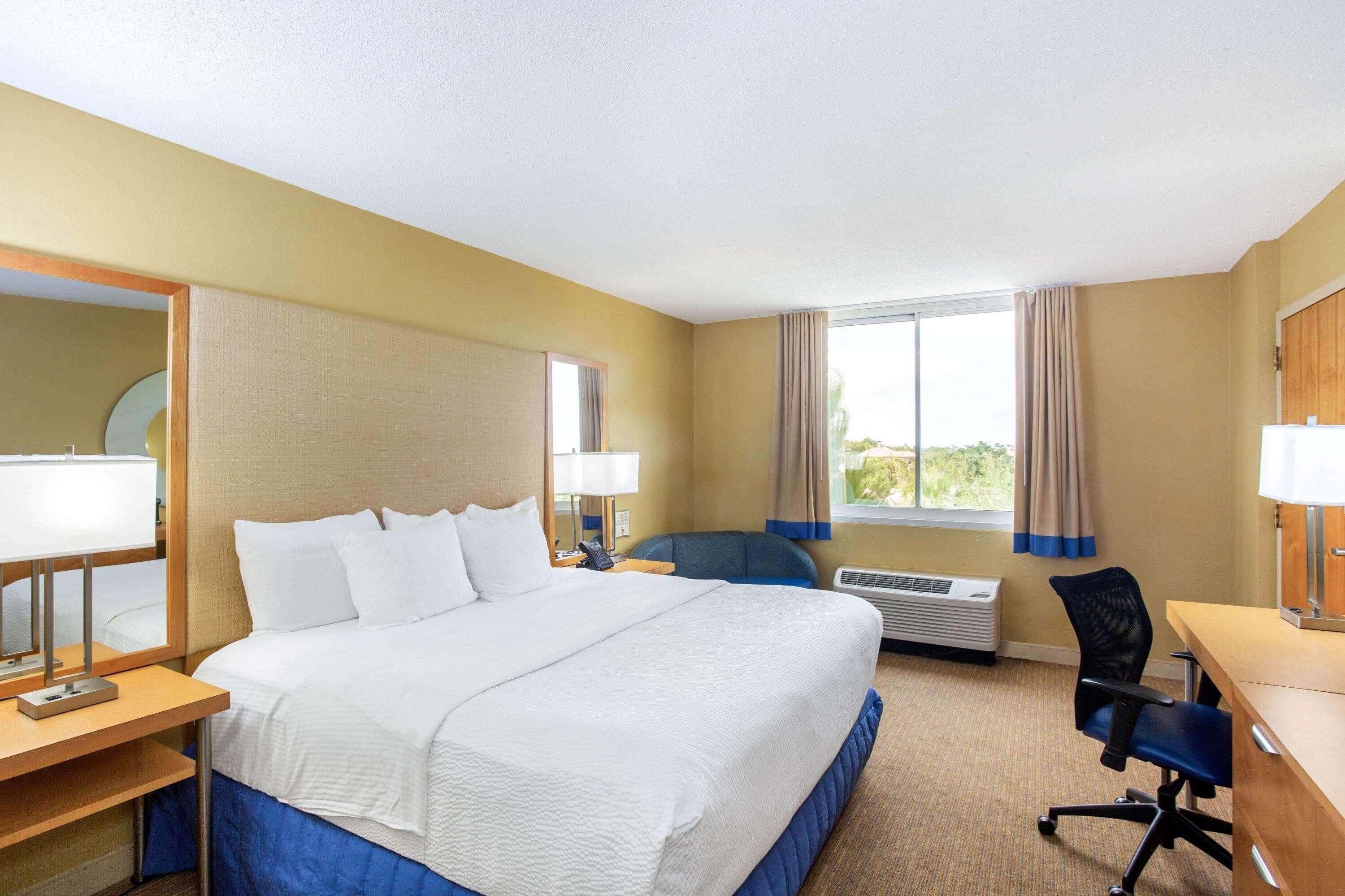 La Quinta By Wyndham Sarasota Downtown Hotel Bagian luar foto