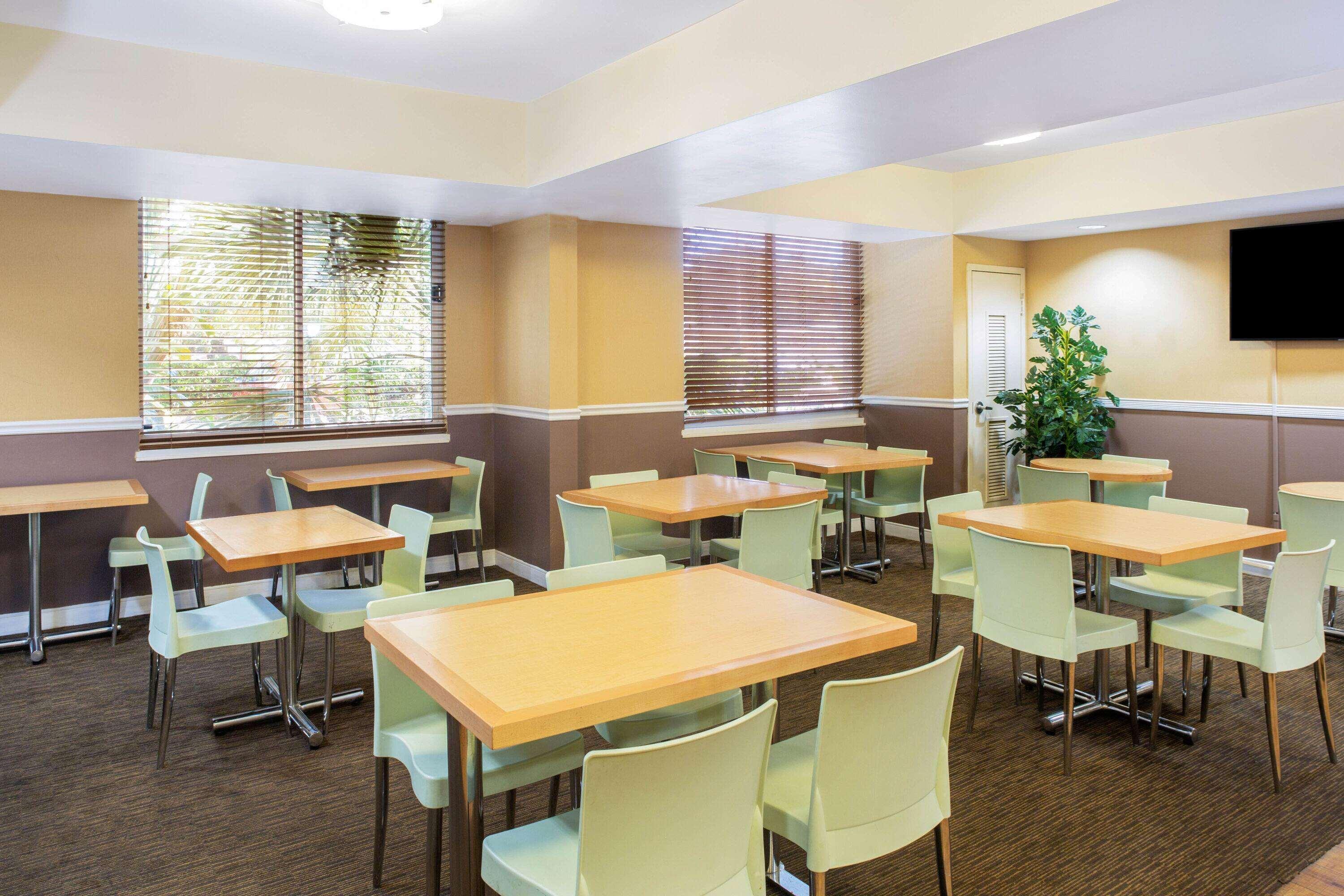 La Quinta By Wyndham Sarasota Downtown Hotel Bagian luar foto